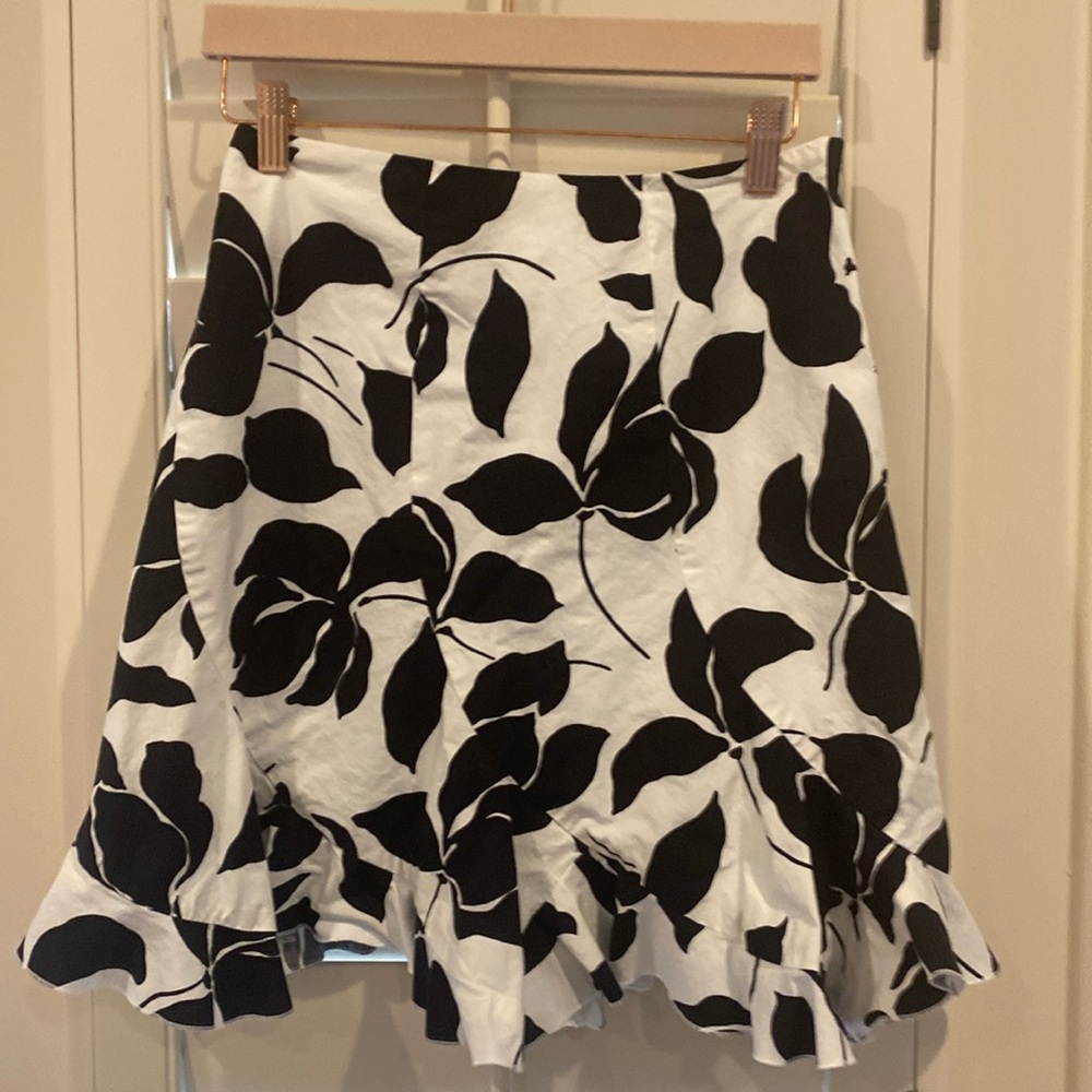 WHBM ruffled skirt size 2